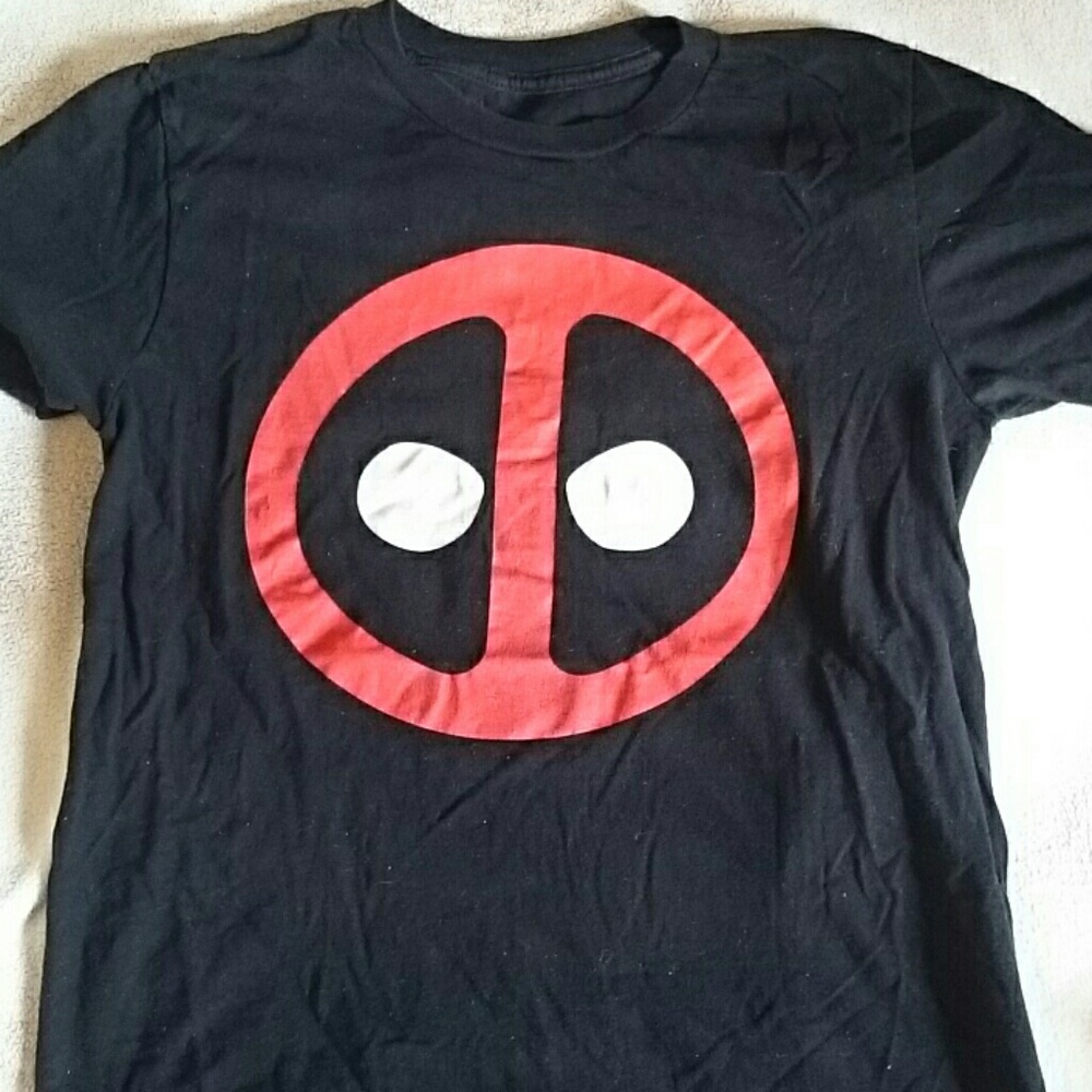 Marvel Deadpool Shirt - Picture 2 of 3